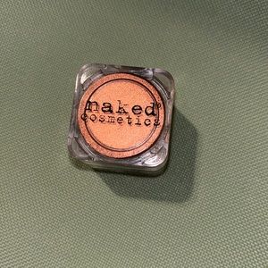 Naked cosmetics heavy metal #HE-04. NEW.